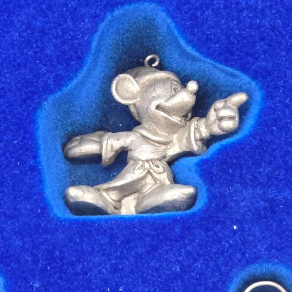 Vintage 2001 Walt Disney 100th Hallmark Keepsake Ornaments in Box SET OF‎ 6